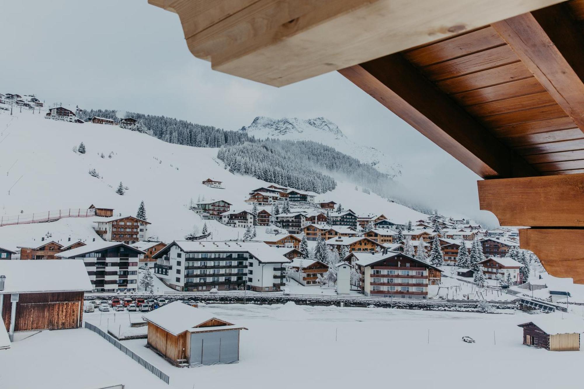 Fernsicht Alpen-Apartments Lech am Arlberg Ruang foto